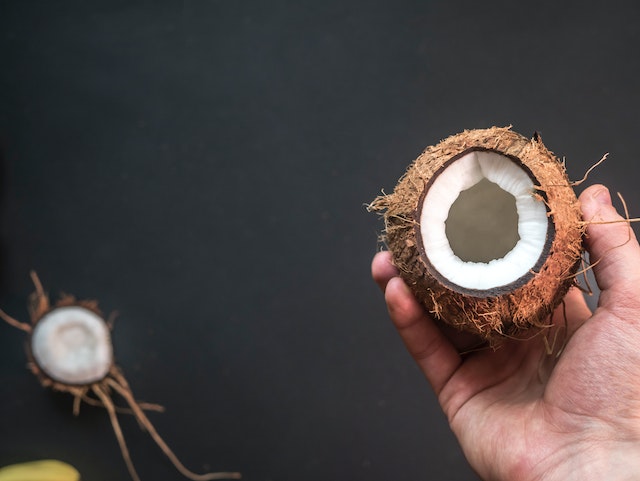 7 BENEFITS OF COOKING WITH COCONUT OIL: A DOCTOR’S PERSPECTIVE